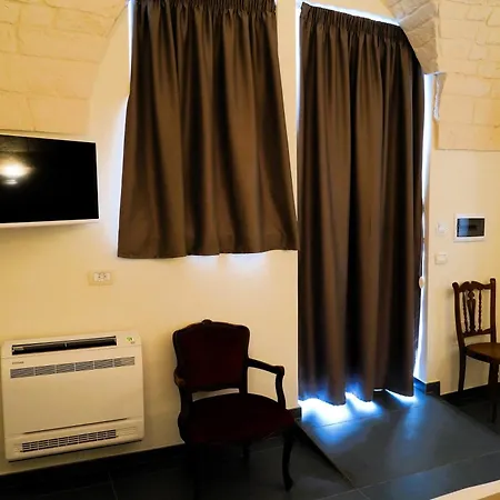 בית הארחה Palazzo Sozzi - Antico Splendore Nel Cuore Di אוסטוני