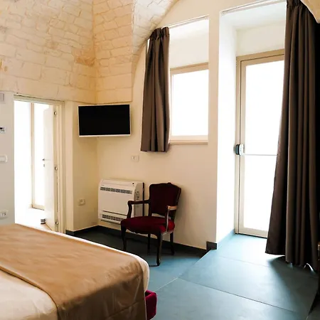 בית הארחה Palazzo Sozzi - Antico Splendore Nel Cuore Di אוסטוני